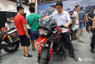 吃瓜群众看机车,速度与激情的碰撞