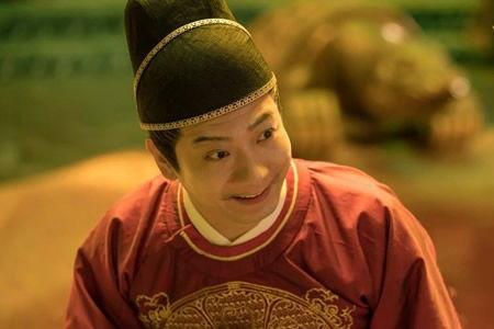 穿越太监吃瓜系统,揭秘宫廷秘闻，吃瓜系统助我逆袭人生