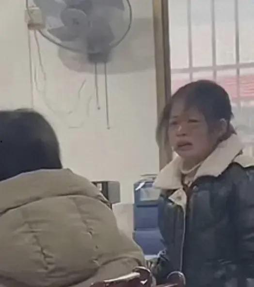 小学老师吃瓜视频,吃瓜视频引发网友热议