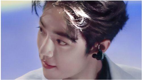 肖战吃瓜的视频,揭秘娱乐圈幕后故事